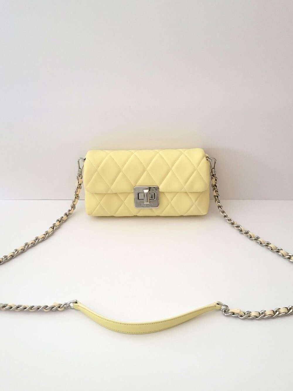 Kate Spade KN710 Carey Smooth Quilted Leather Mini Crossbody Chain Lemon Fond
